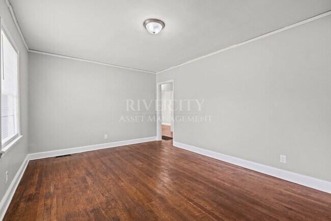 Foto del edificio - Berclair Beauty!!!! Section 8 Welcomed !!!! FULLY Renovated & Spacious!!!!!!