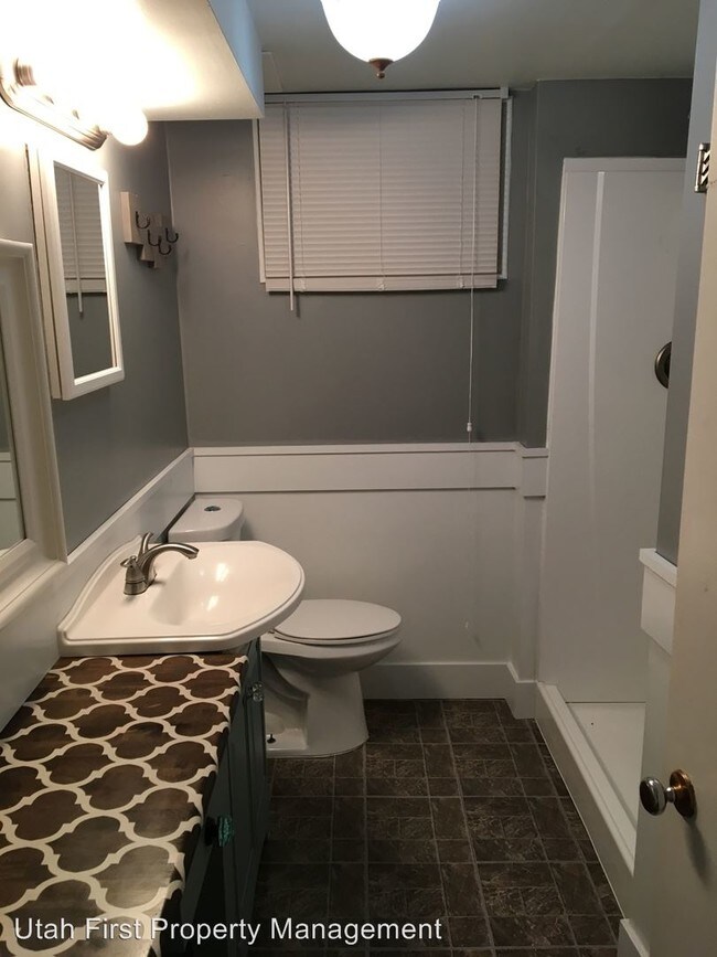 Foto del edificio - 3 br, 2 bath House - 16 N 200 E Downstairs