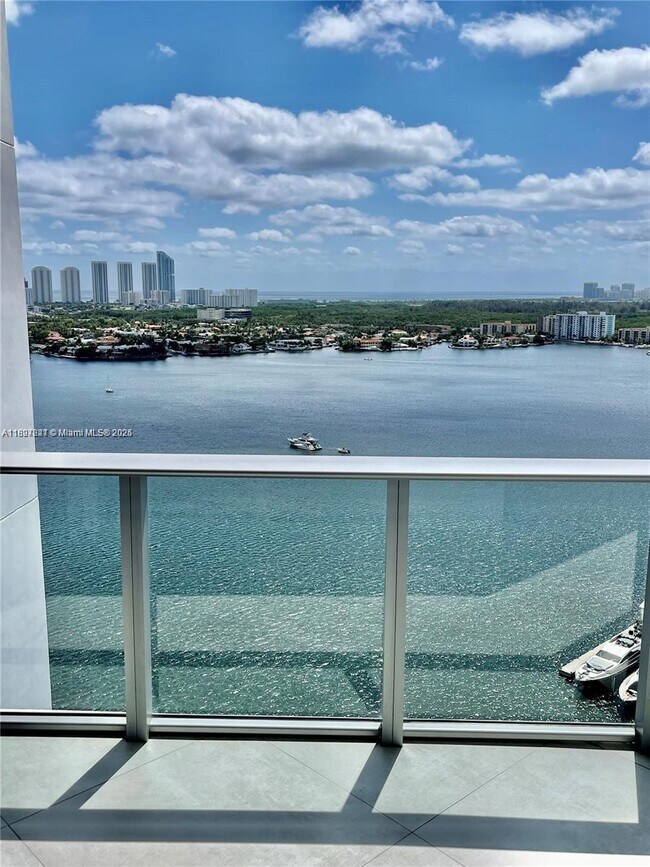 Building Photo - 17301 Biscayne Blvd