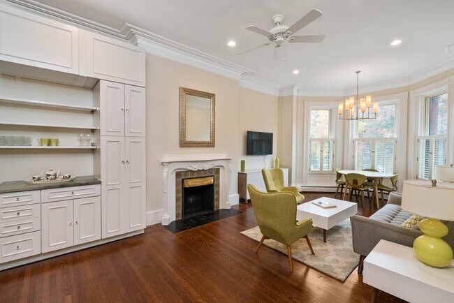 Building Photo - 320 Commonwealth Ave