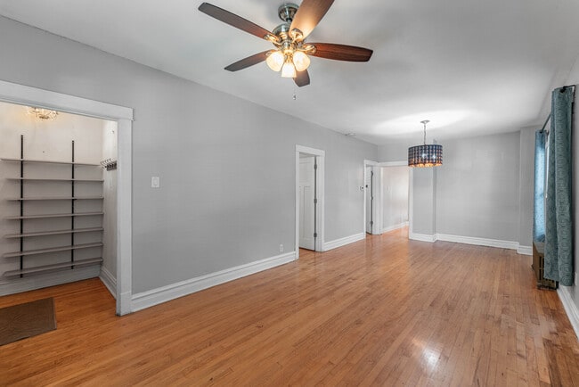 Foto del edificio - 1327 S Harvey Ave