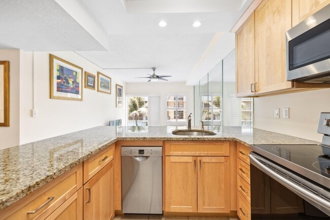 Building Photo - 3230 S Ocean Blvd