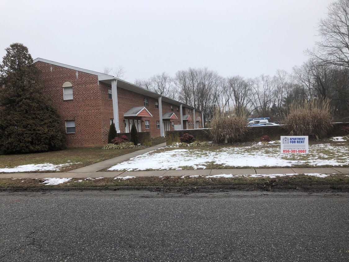 357 N Broad St, Clayton, NJ 08312 Apartments Clayton, NJ