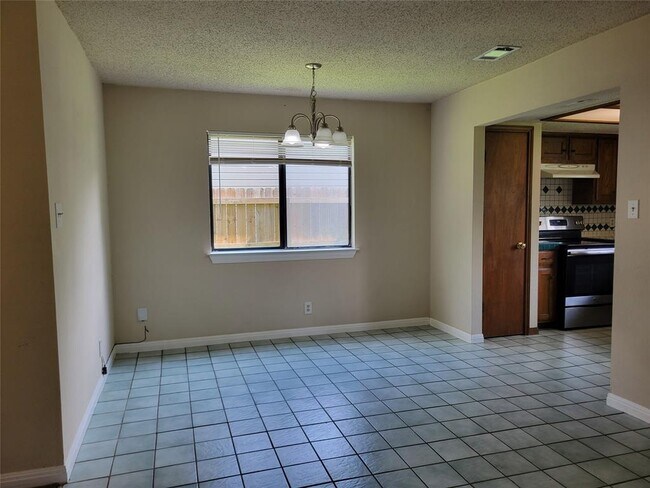 Foto del edificio - 1703 Provident Ln