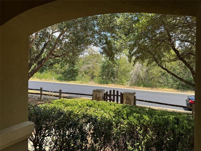 Foto del edificio - 5609 Viewpoint Dr