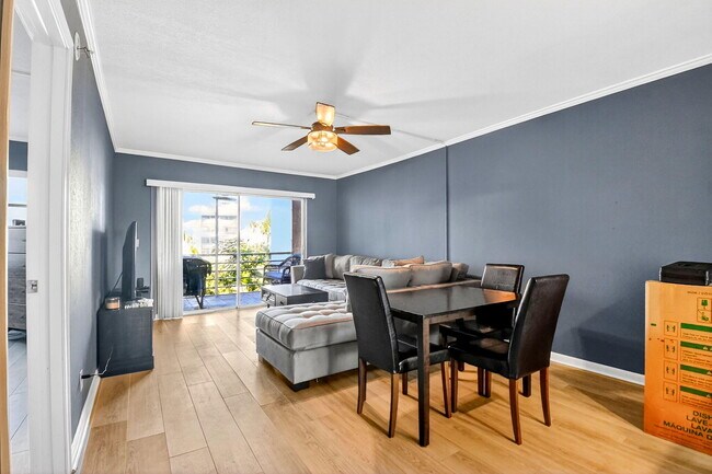 Foto del edificio - 1630 Embassy Dr