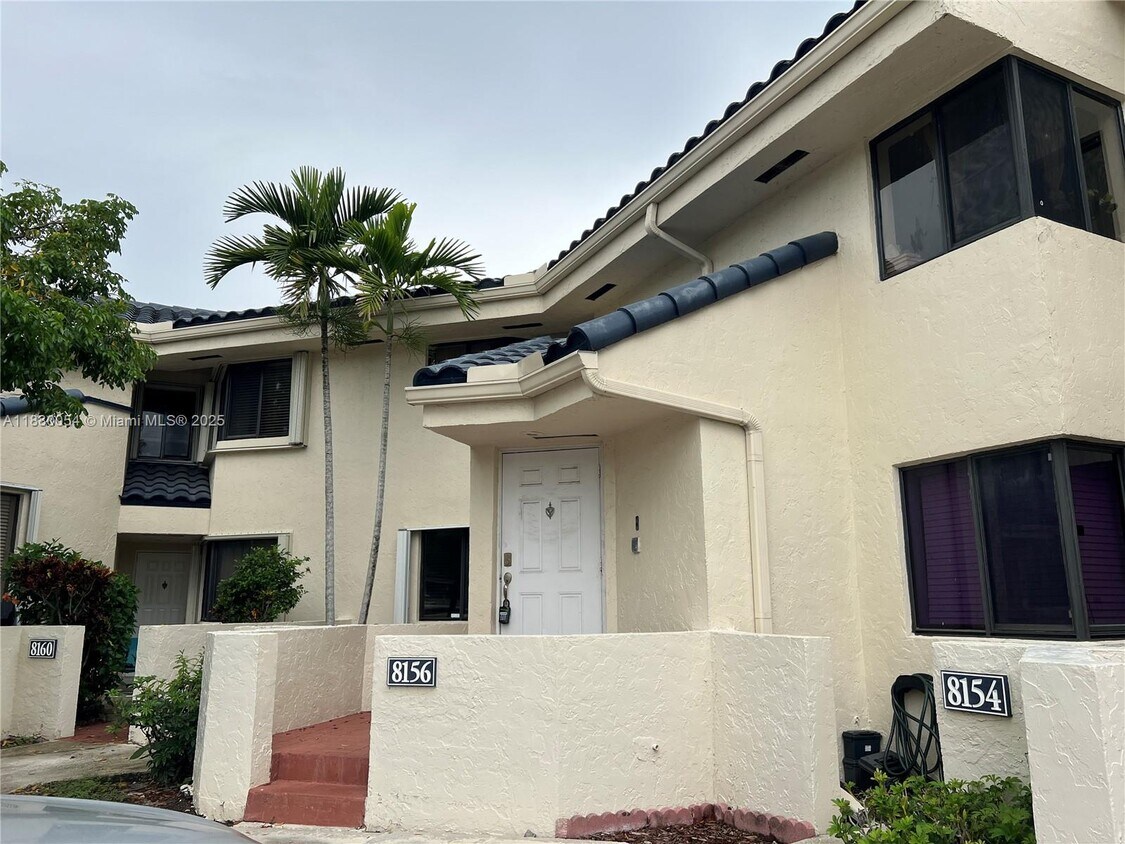 Foto principal - 8156 NW 15th Manor