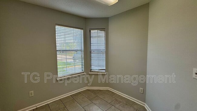 Foto del edificio - 11766 White Horse Rd