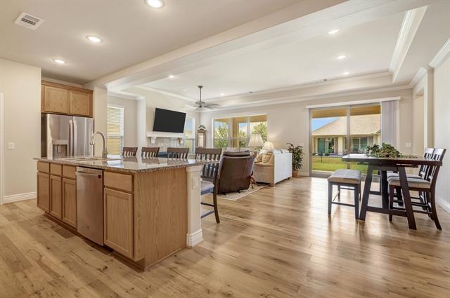 Foto del edificio - 9625 Heartwood Dr