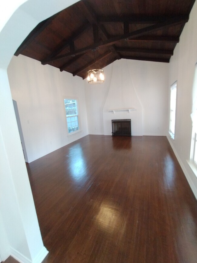 Foto del edificio - 10834 Hartsook St