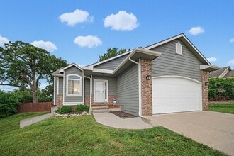 Building Photo - 828 Fossilridge Dr