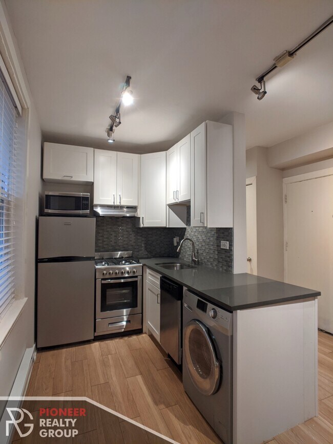 Foto del edificio - 511 W Belmont Ave