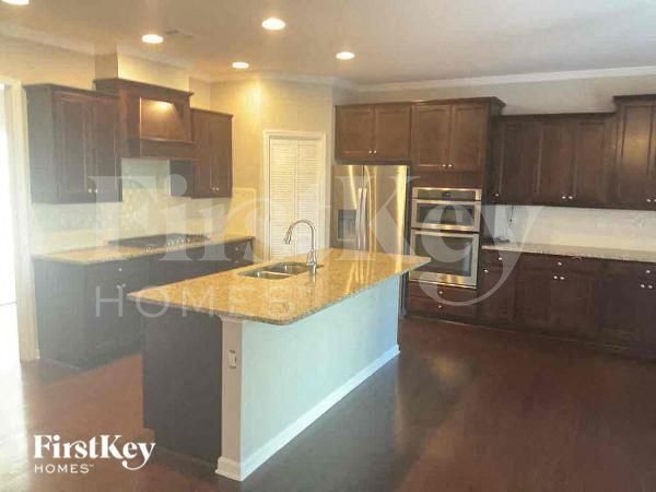 Foto del edificio - 956 Woodbury Rd