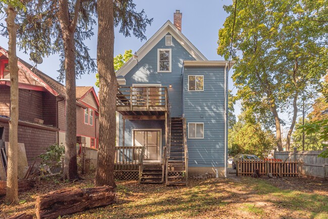 Foto del edificio - 1031 S Forest Ave