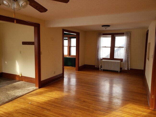 Dining room - 1110 Oxford St N