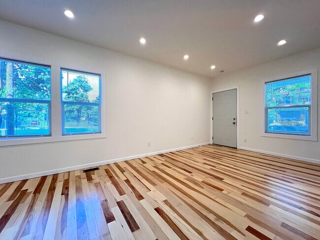 Foto del edificio - 3787 Maxwell St