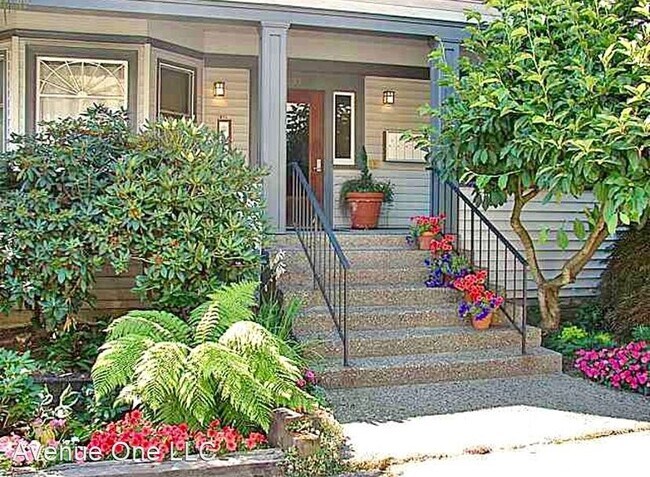 Building Photo - 1 br, 1 bath House - 1733 15th Ave. #204