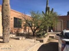 Building Photo - 118 E Alturas St