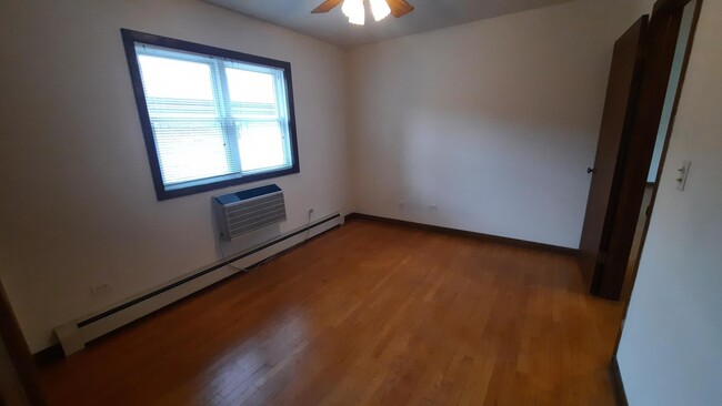 2ND BEDROOM - 4528 N Seeley Ave