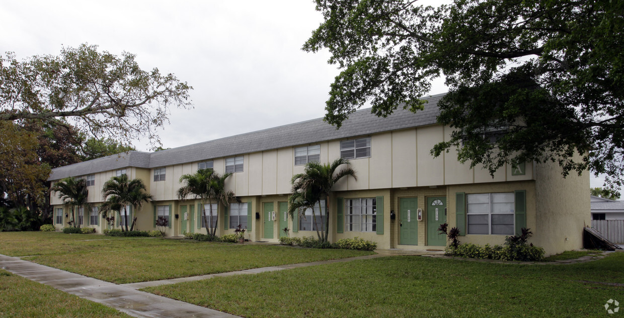 Foto del edificio - The Townhomes Of Plantation