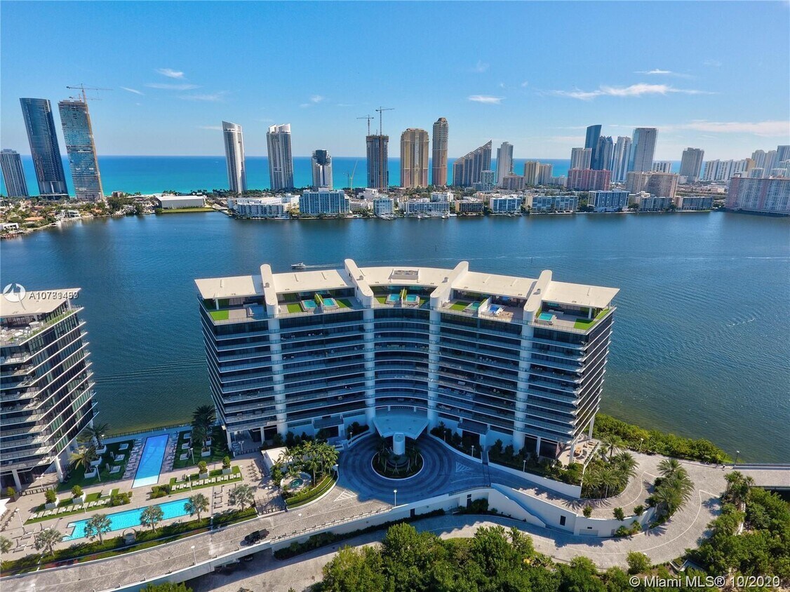 Primary Photo - 5000 Island Estates Dr