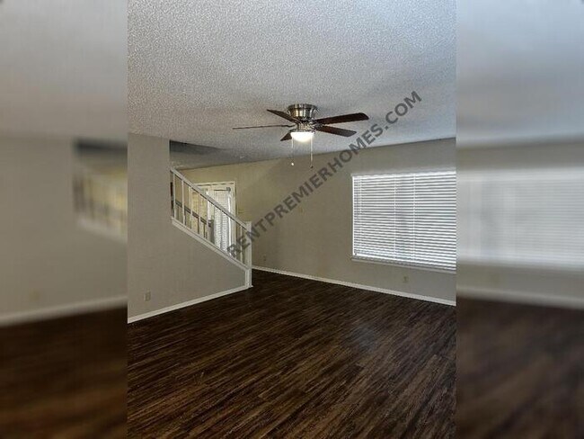 Foto del edificio - 822 Meadow Dale