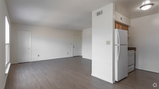 2BR.1.5BA,- 807SF - Carson Square Apartments