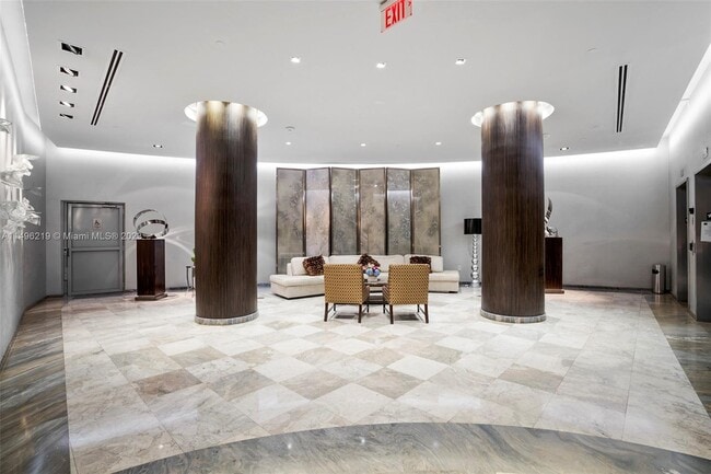 Building Photo - 17201 Collins Ave