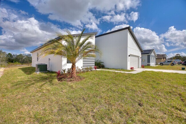 Building Photo - Deposit-Free! Modern, energy efficient hom...