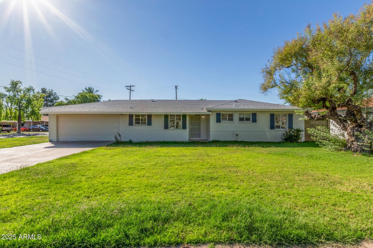 Foto principal - 5306 N 8th Ave