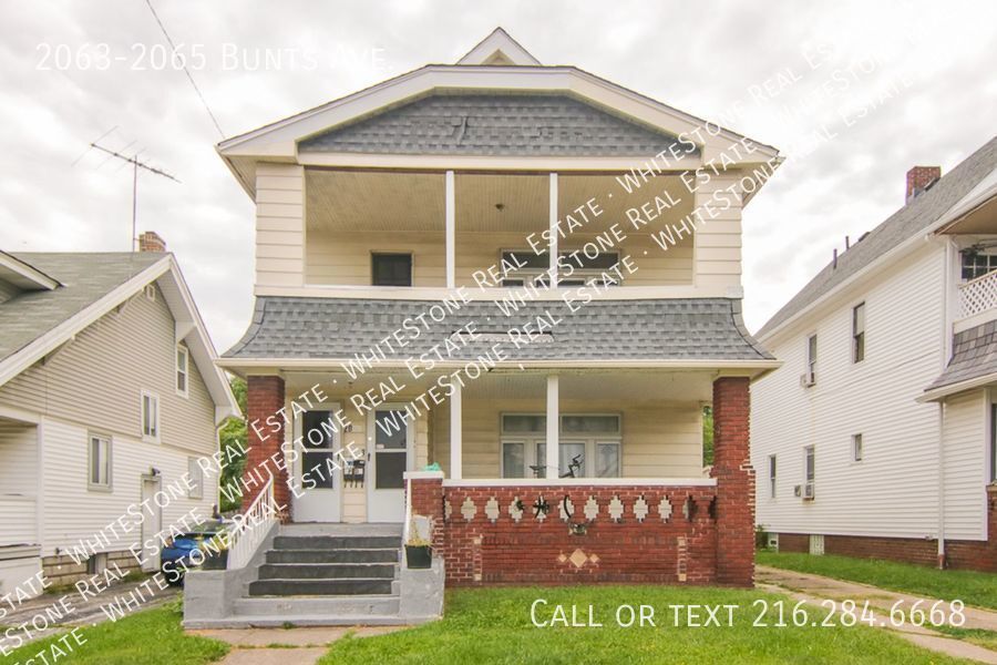 Primary Photo - Lakewood Updated 2 bedroom available now!