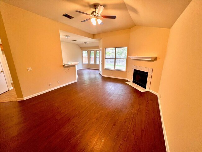 Building Photo - 14512 Hartsmith Dr
