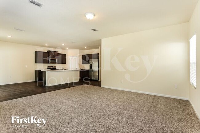 Building Photo - 5871 Calvary Dr