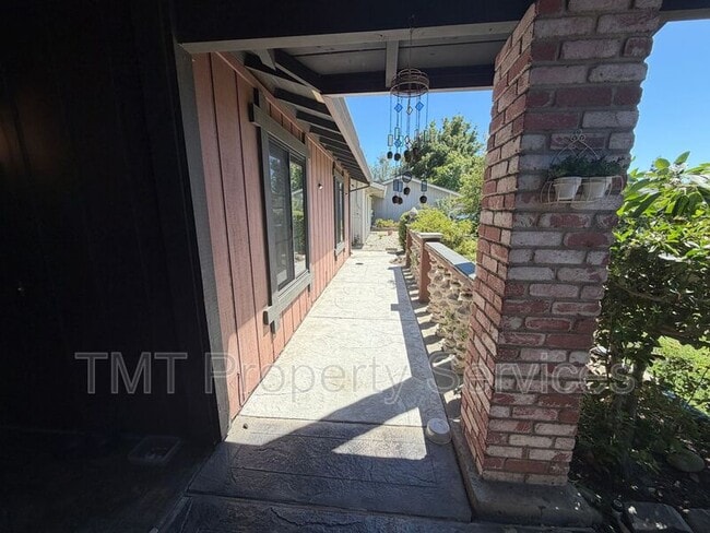 Foto del edificio - 930 Graywood Cir