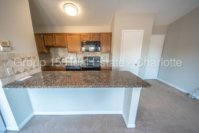 Building Photo - 10218 Rose Meadow Ln