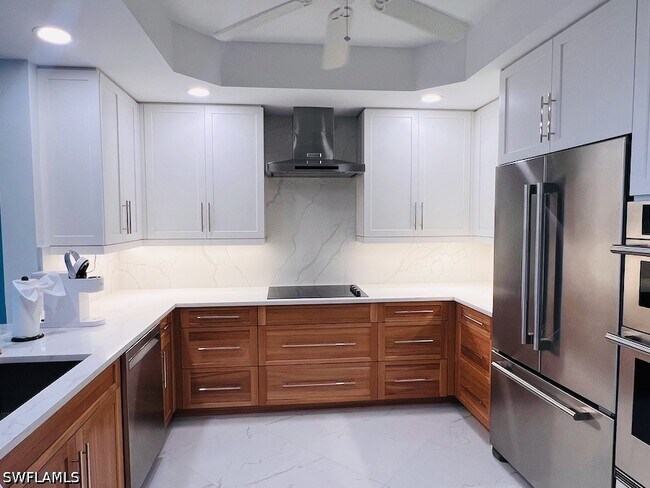 Foto del edificio - 425 Cove Tower Dr