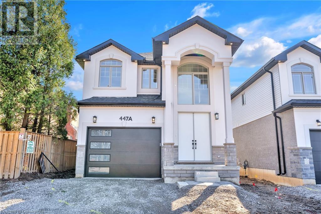 Photo principale - 447 Stone Church Rd W