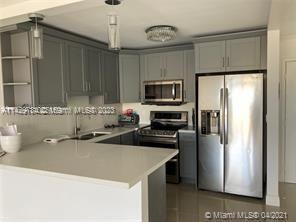 Foto principal - 6950 Miami Gardens Dr
