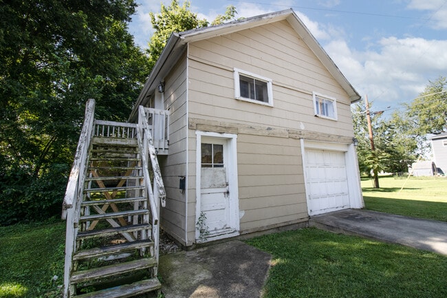 Building Photo - 210 3rd St