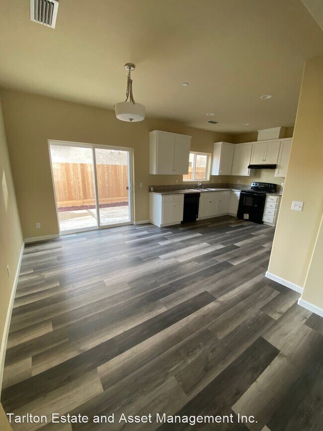 Building Photo - 3 br, 2.5 bath House - 1384 Carlsbad Drive