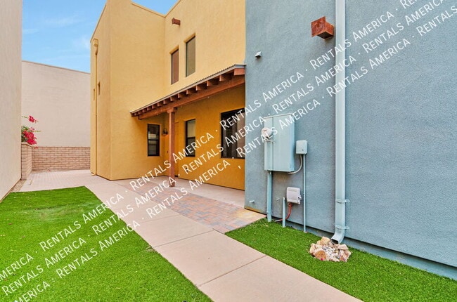 Building Photo - 402 E Croydon Park Rd