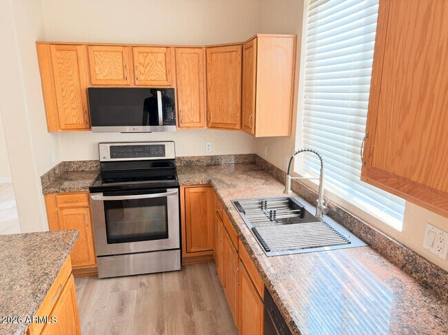 Building Photo - 17640 N 17th St