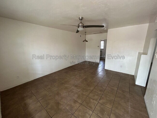 Foto del edificio - 338 W Highland Ave