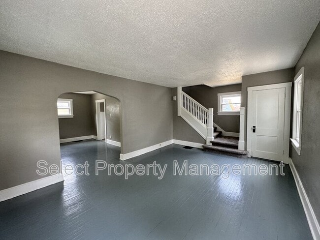 Building Photo - 454 Kinnaird Ave