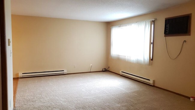 Building Photo - 1008 Dano Cir