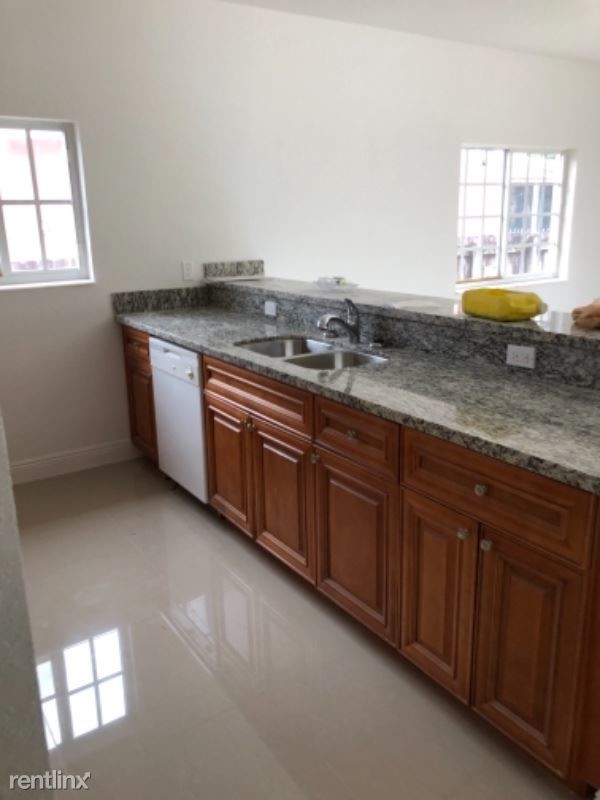 Foto del edificio - 3 br, 2 bath House - 2364 NW 43 street