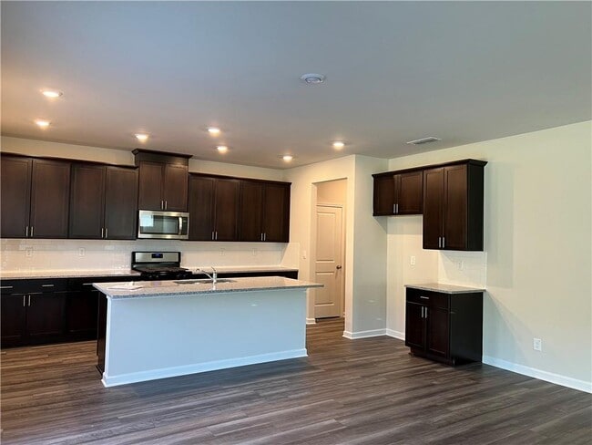 Building Photo - 6072 Hickory Crk Ct