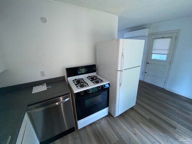 Foto del edificio - 5519 Mayfair Dr