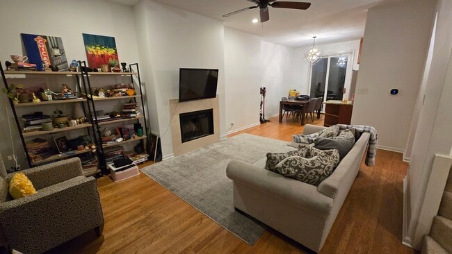 Photo - 1733 W Crystal St Townhome