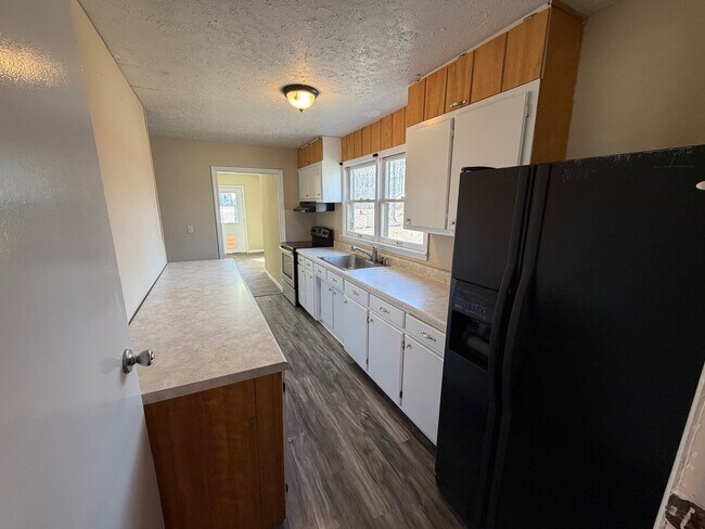 Foto del edificio - 261 Oak Dr